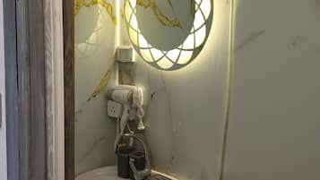 City Double Room | Bathroom | Combined shower/tub, hair dryer, towels, toilet paper