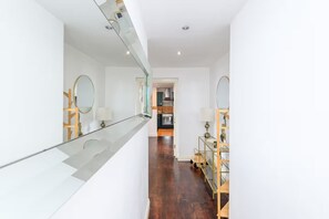 Interior - Leeds Centre Leeds Retreat for Families/Friends - Pass the Keys (Leeds)