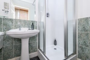 Hair dryer, towels - Leeds Centre Leeds Retreat for Families/Friends - Pass the Keys (Leeds)