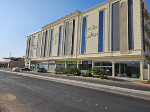 Front of property - Goden Bujari hotel (Bisha)