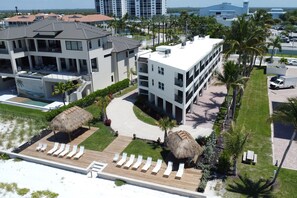 Exterior - Paradise Beach Getaway  Steps to Sand & Gulf Views  King Bed + Sofa Bed (Fort Myers Beach)