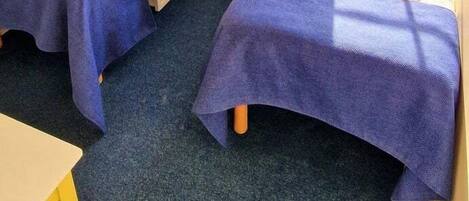 3 bedrooms, iron/ironing board, Internet