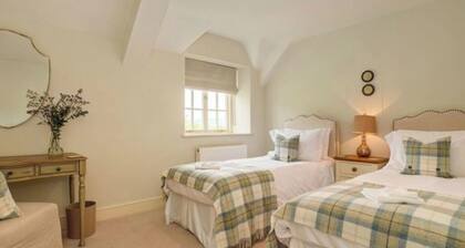 Week Farm Manor: Exceptional Manor House Stay for Families & Friends
