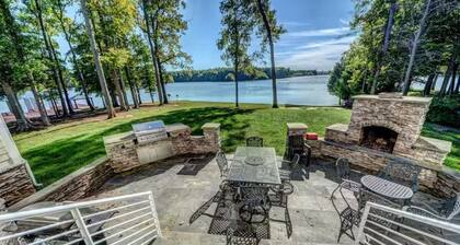 Luxury Private Waterfront Home on Private Side, Lake Anna