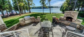 Luxury Private Waterfront Home on Private Side, Lake Anna