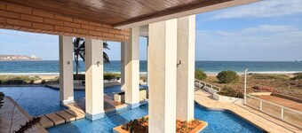 Cozy 2-bedroom apartment in wonderful Pampatar with AC and gym, sauna, pool