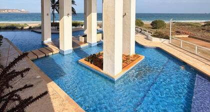 Cozy 2-bedroom apartment in wonderful Pampatar with AC and gym, sauna, pool