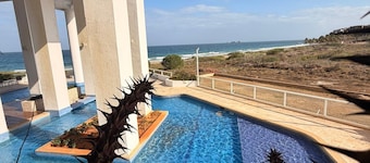 Cozy 2-bedroom apartment in wonderful Pampatar with AC and gym, sauna, pool