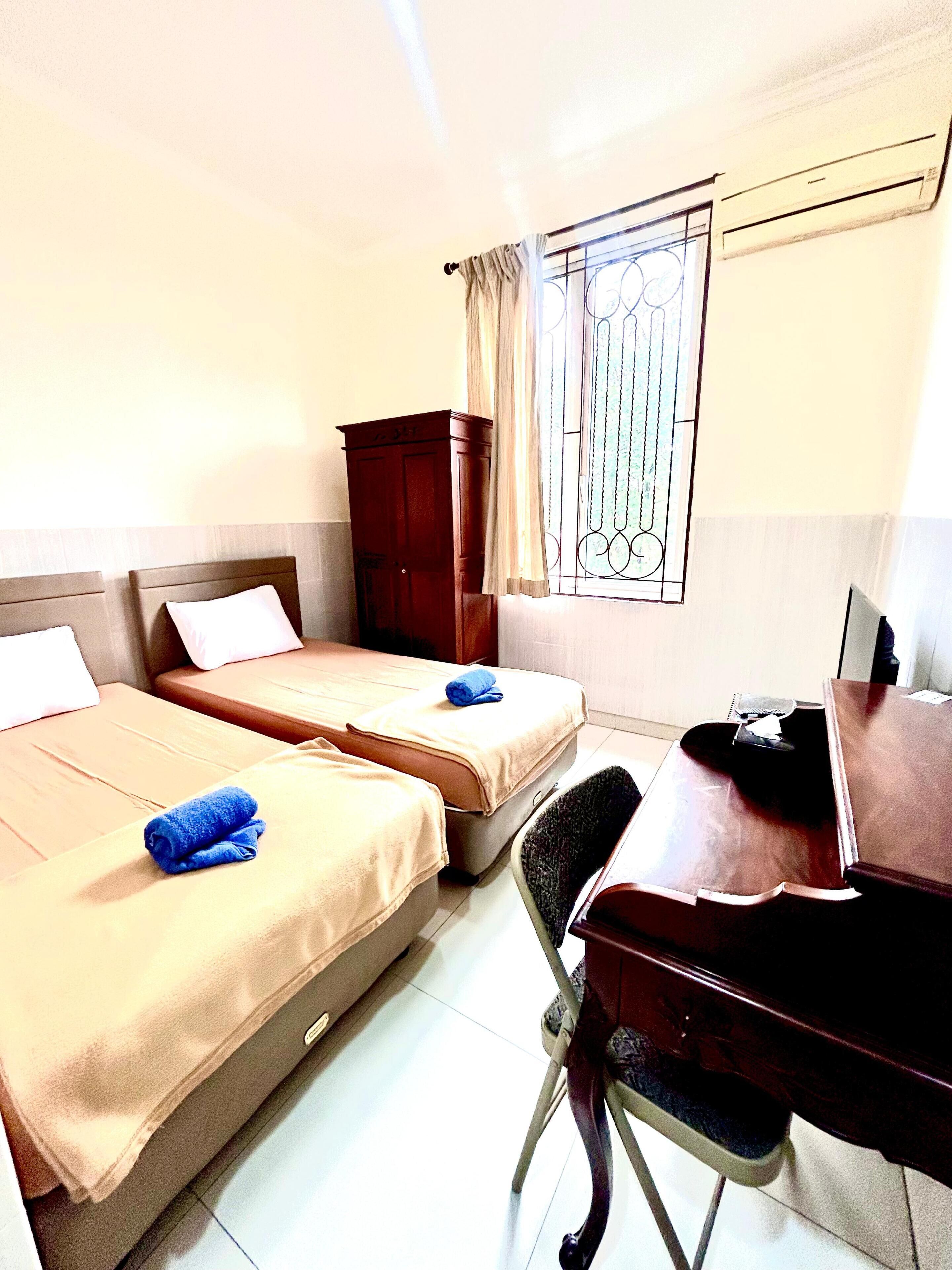 Habitación | Escritorio y wifi gratis 