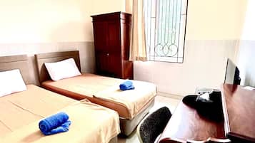 Room | Desk, free WiFi, wheelchair access