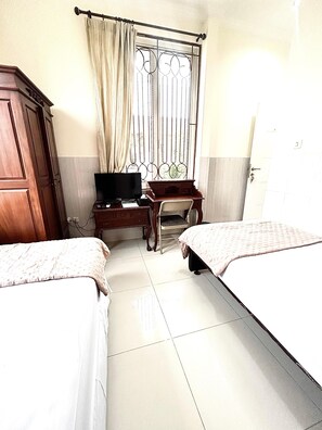 Habitación | Escritorio y wifi gratis 