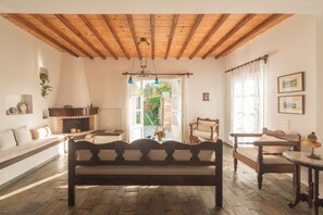 Interior - Romano garden house on the island of Tinos. (Τήνος)