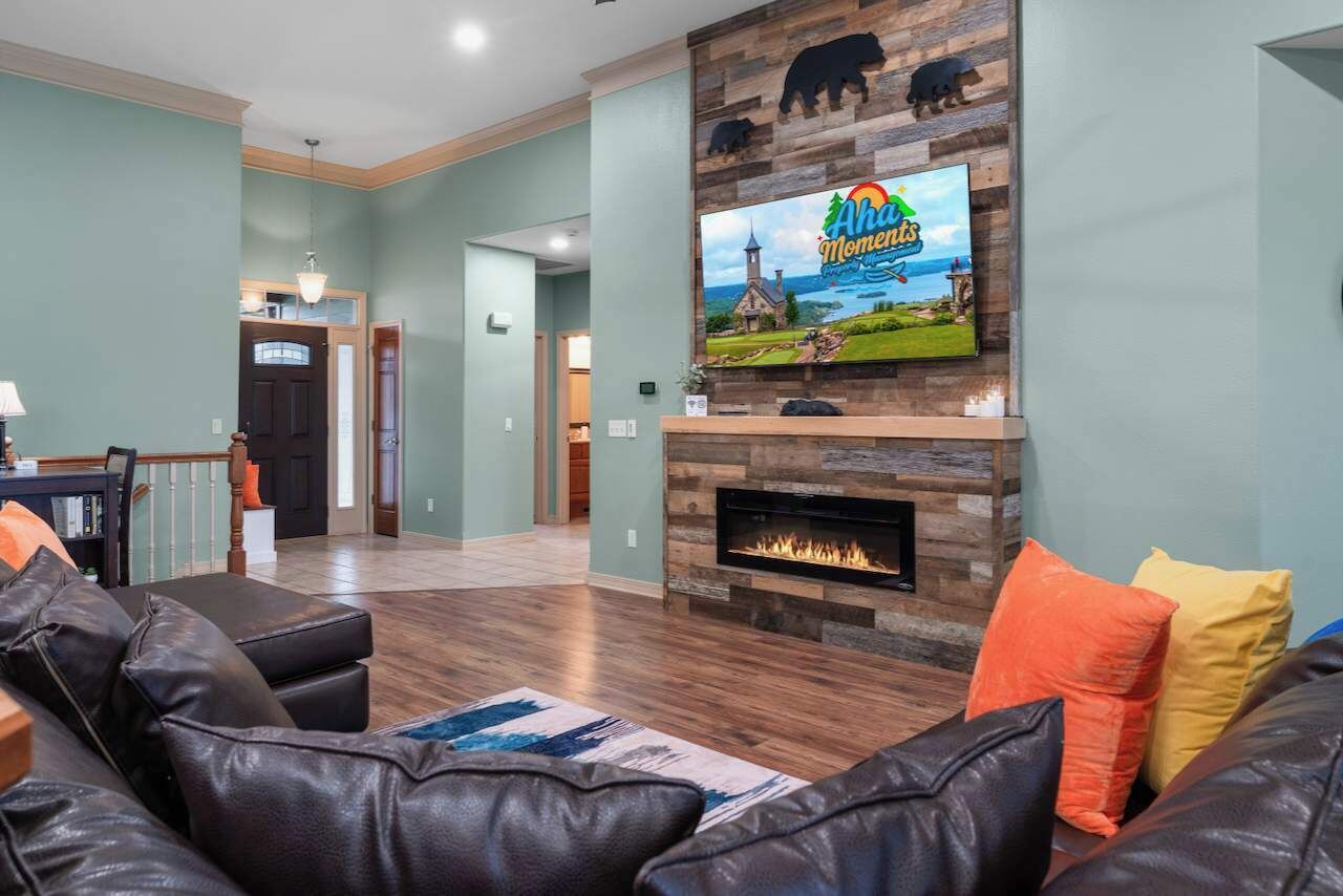 TV, fireplace, offices