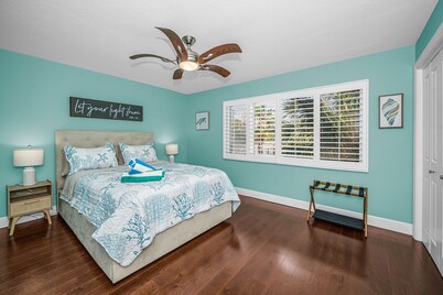 Bayside Escape on the Intracoastal | Pool + 5 Min Walk to Beach