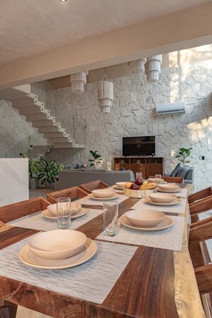 Dining - 3 minutes to the beach
Spacious 4-bedroom, Luxury Villa Near Tulum Beach (Tulum)