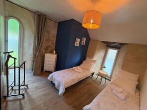 Room - Vrbo Property (Josselin)