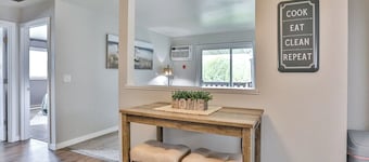 Jelinek Hideaway Unit 3 - Modern 2BR Apartment