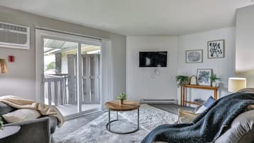 Smart TV, fireplace, offices