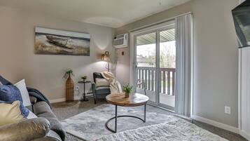 Smart TV, fireplace, offices