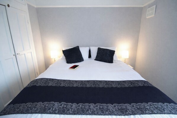 3 habitaciones, tabla de planchar con plancha y wifi gratis 