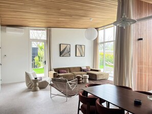 TV, fireplace - Stijlvol verblijven vlak bij het Veerse meer (Kortgene)