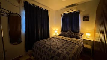 Iron/ironing board, free WiFi, bed sheets