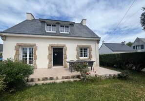 Outdoor dining - Vrbo Property (Damgan)