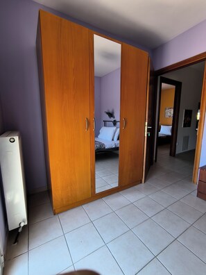 4 makuuhuonetta, ilmainen Wi-Fi, vuodevaatteet