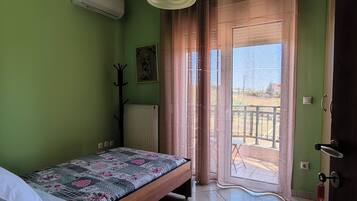 4 bedrooms, free WiFi, bed sheets