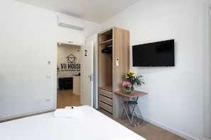 Deluxe Double Room, City View | Free WiFi - St. Paul Palace Relais (Rome)