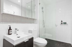 Apartment, 1 Bedroom, Accessible, City View | Bathroom - Chic, Spacious Apartment in Iconic Art Deco Building, Potts Point (Sydney)