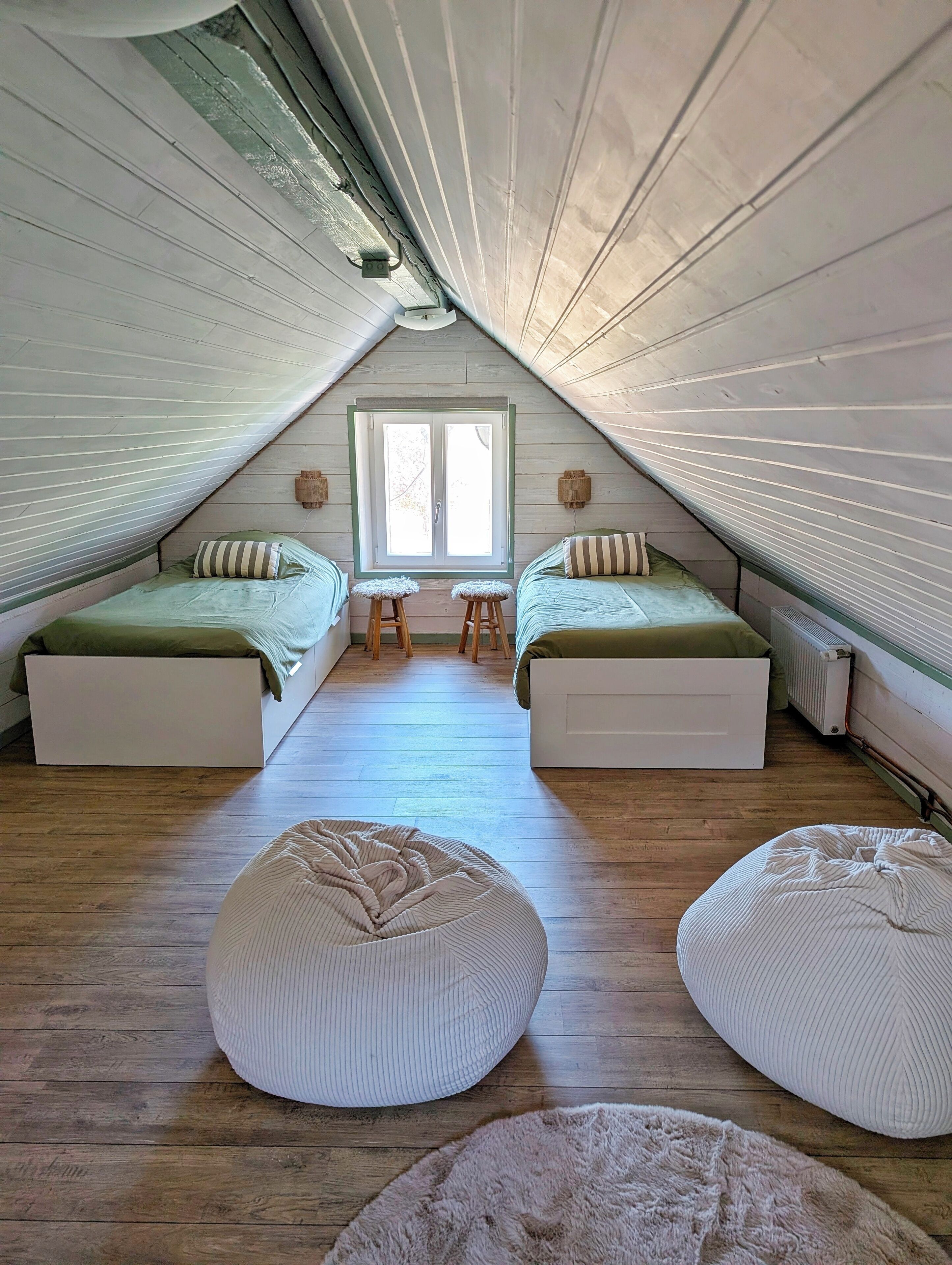 2 quartos, berço de viagem, Wi-Fi de cortesia, roupa de cama