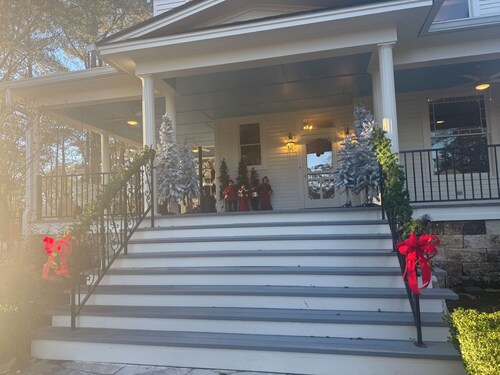 Luxury Victorian Estate with Pavilion, Pond & Group Lodging