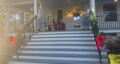 Luxury Victorian Estate with Pavilion, Pond & Group Lodging