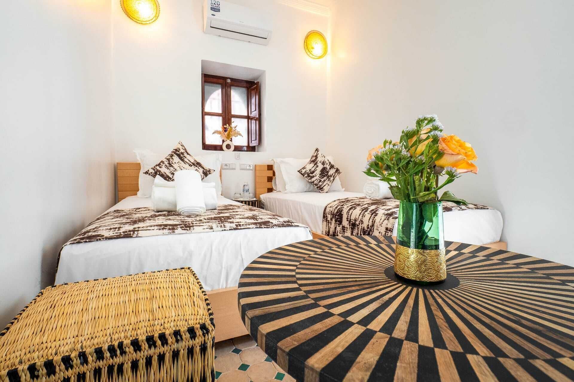 Twin Room, Private Bathroom (Chambre Jumeaux) | In-room safe, free WiFi