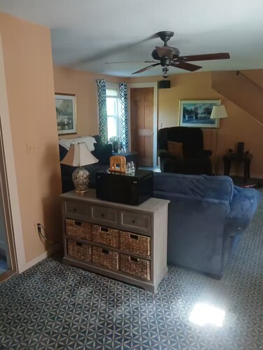 Cozy 1-bedroom apartment in pleasant Marshfield