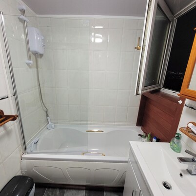 Glasgow Gem Retreat - Cozy House Rental