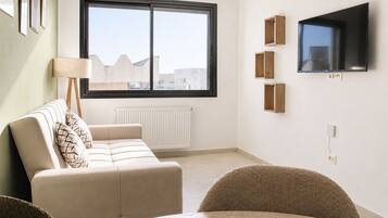 Apartment, 1 Bedroom, Accessible, Smoking | Living room