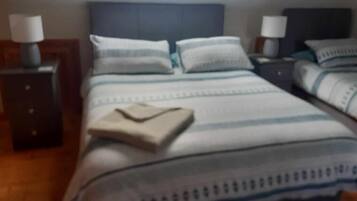 Quadruple Room | Iron/ironing board, free WiFi