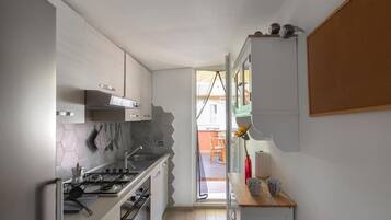 Appartamento Deluxe, balcone | Cucina privata