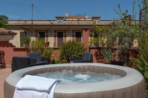 Appartamento Deluxe, balcone | Terrazza/patio