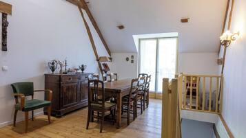 Maison d'hôtes | Frokostområde | Ferdiglaget frokost hver dag (mot et tillegg)