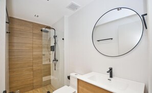 Bathroom - LUXURY 2BR PENTHOUSE WITH JACUZZI, AT DOWNTOWN PUNTA CANA/COCO BONGO (Punta Cana)