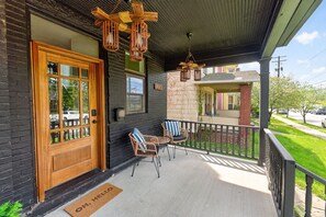 Property grounds - Spacious 4 BDR. Minutes to Downtown, OSU, Airport. 
Hot Tub, Game Room, Fire Pit (Columbus)