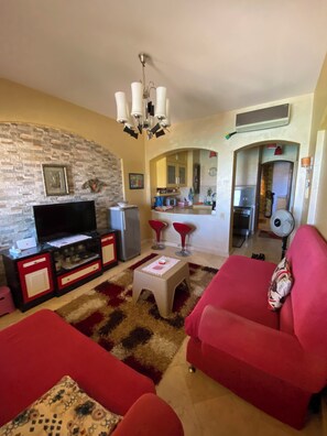 Smart TV - Premium 1-Bedroom Chalet with Lagoon Views in West Golf, El Gouna (Hurghada)
