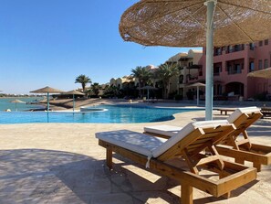 Outdoor pool - Premium 1-Bedroom Chalet with Lagoon Views in West Golf, El Gouna (Hurghada)