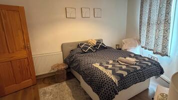 3 bedrooms, WiFi, bed sheets