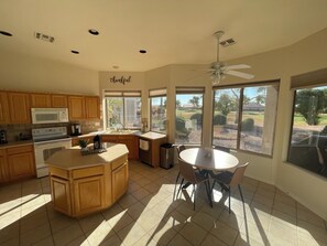Private kitchen - 3 BR, 2 Bath home in Trilogy Gilbert, golf course and mountain views (Gilbert)