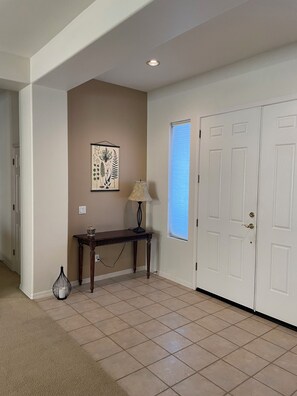 Interior - 3 BR, 2 Bath home in Trilogy Gilbert, golf course and mountain views (Gilbert)