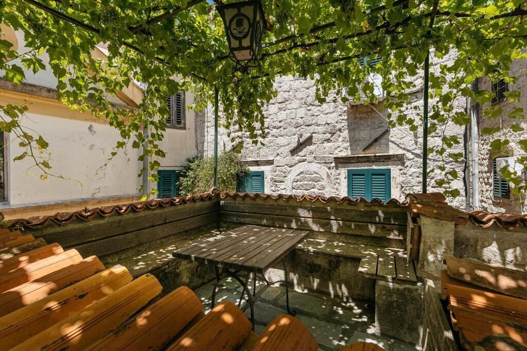 Appartement Confort, 1 grand lit et 1 canapé-lit, salle de bains privée, vue ville | Terrasse/Patio